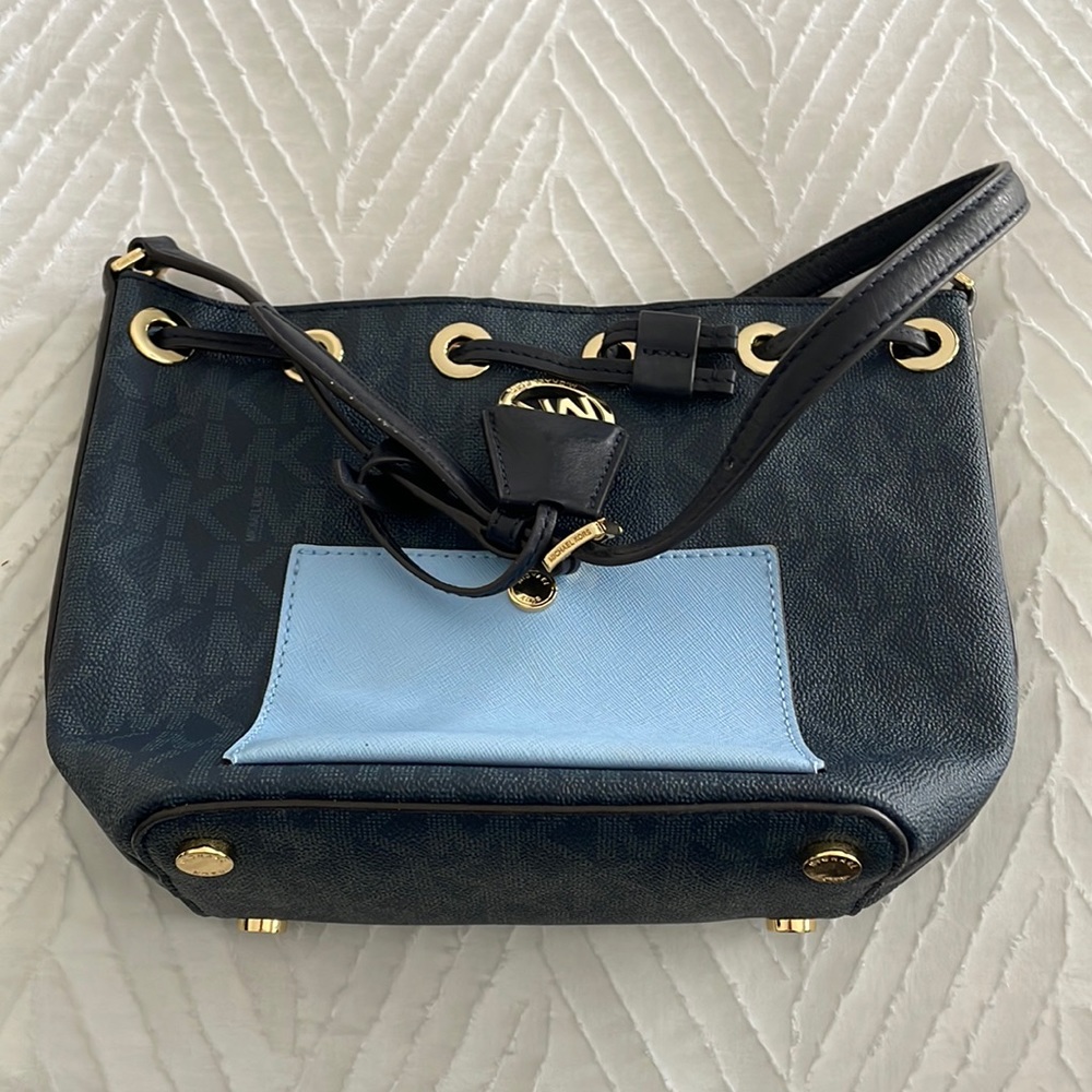 Micheal Kors purse
